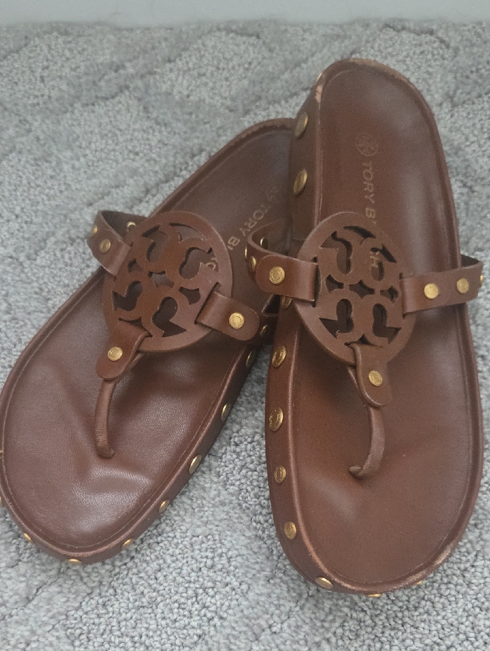 Tory Burch Brown Coin Cloud Logo Thong Sandals